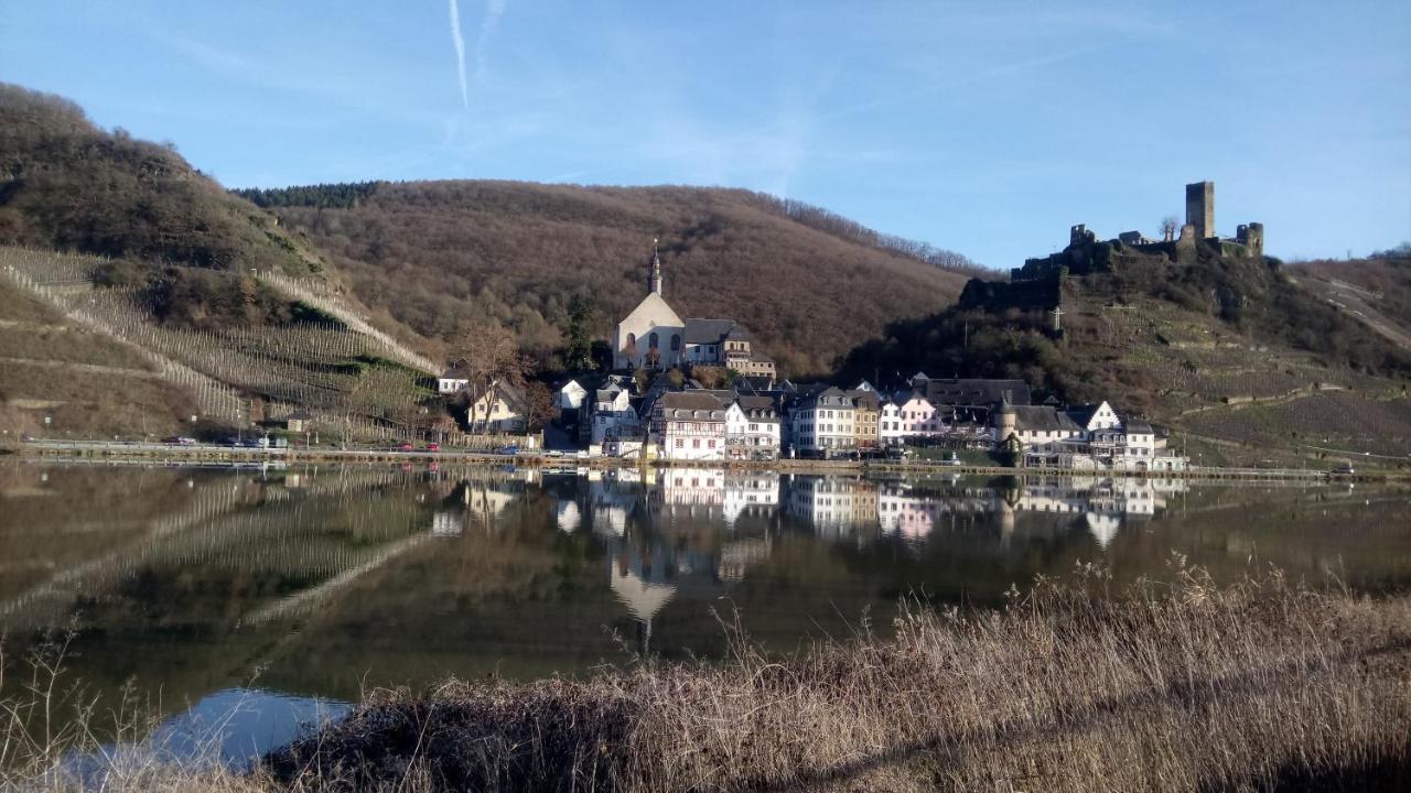 Historischer Winzerverein Boutique B&B Senheim Exterior foto